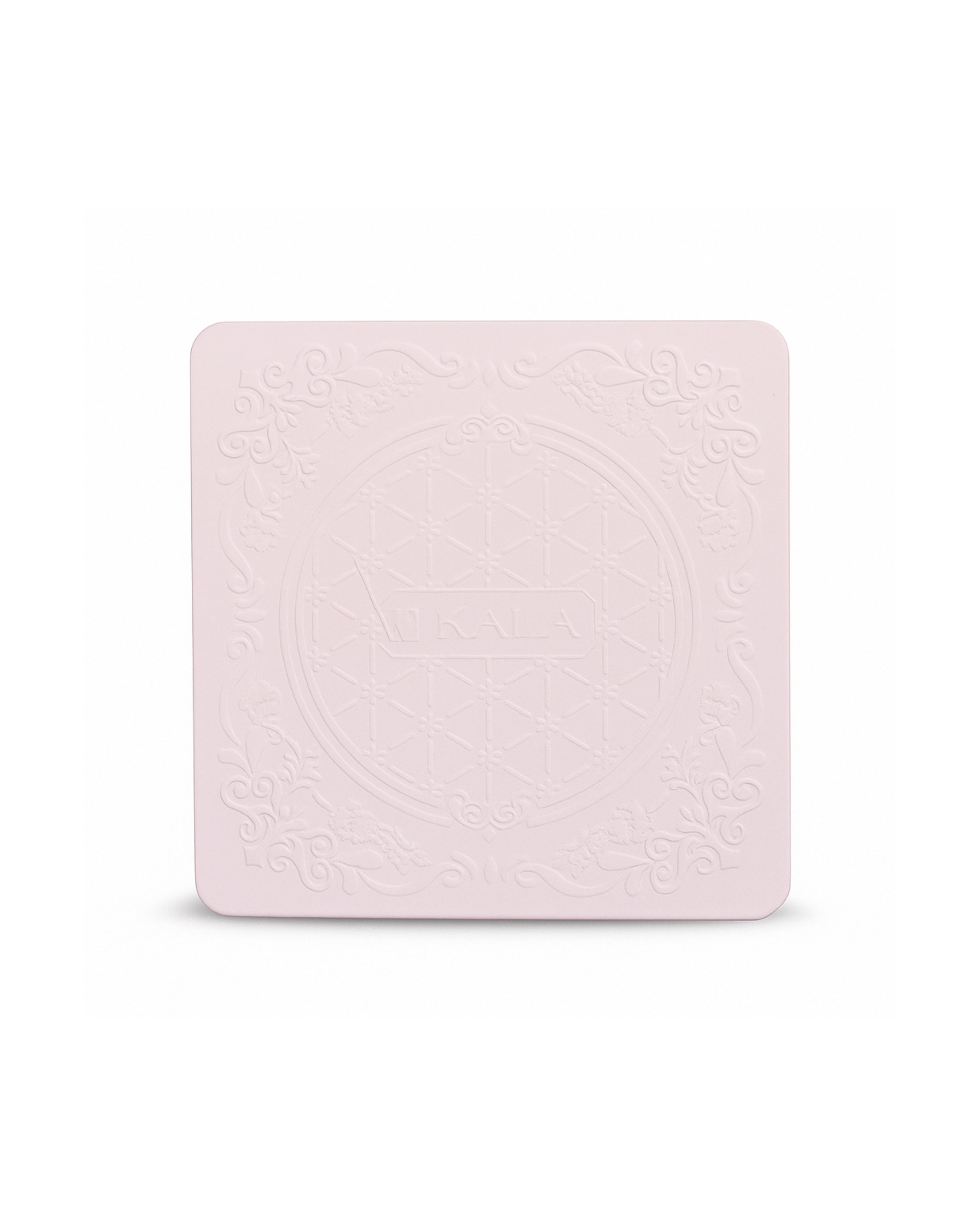 LATA RELIEVE ROSA CON PERFUME Y CREMA PARA MANOS