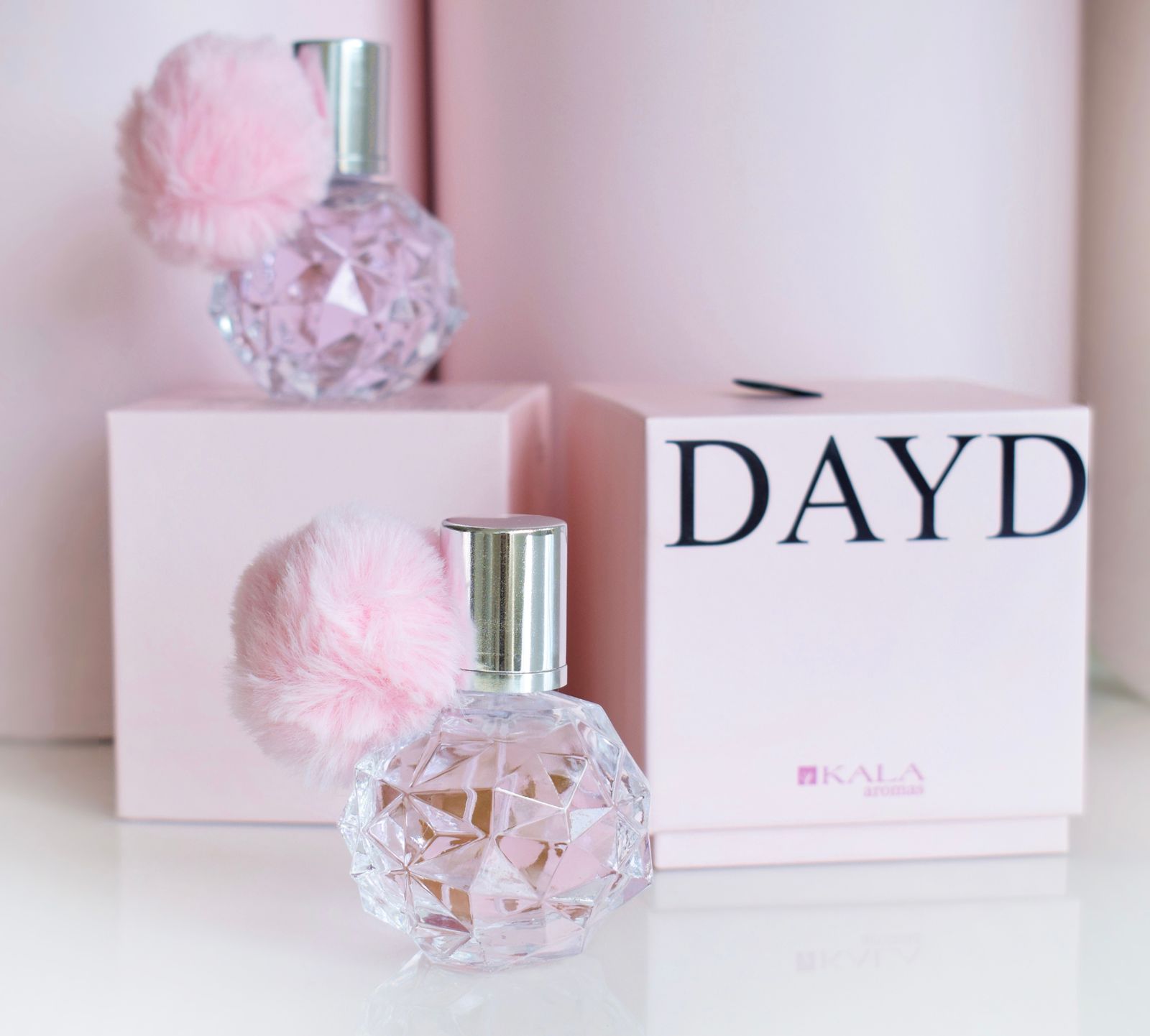 PERFUME DAYDREAM - ROSA